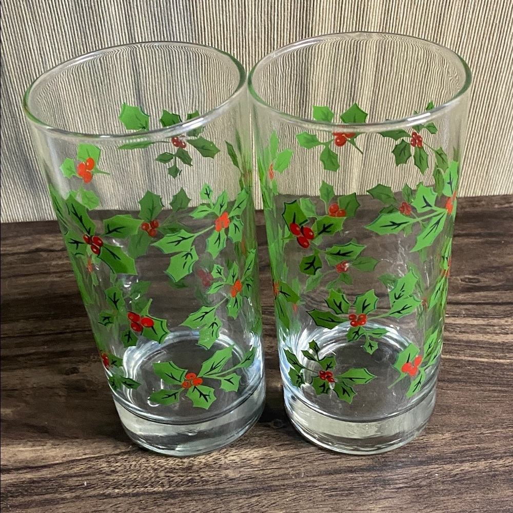 Indiana Glass Festive Holly Glass Tumblers. Set of 2.